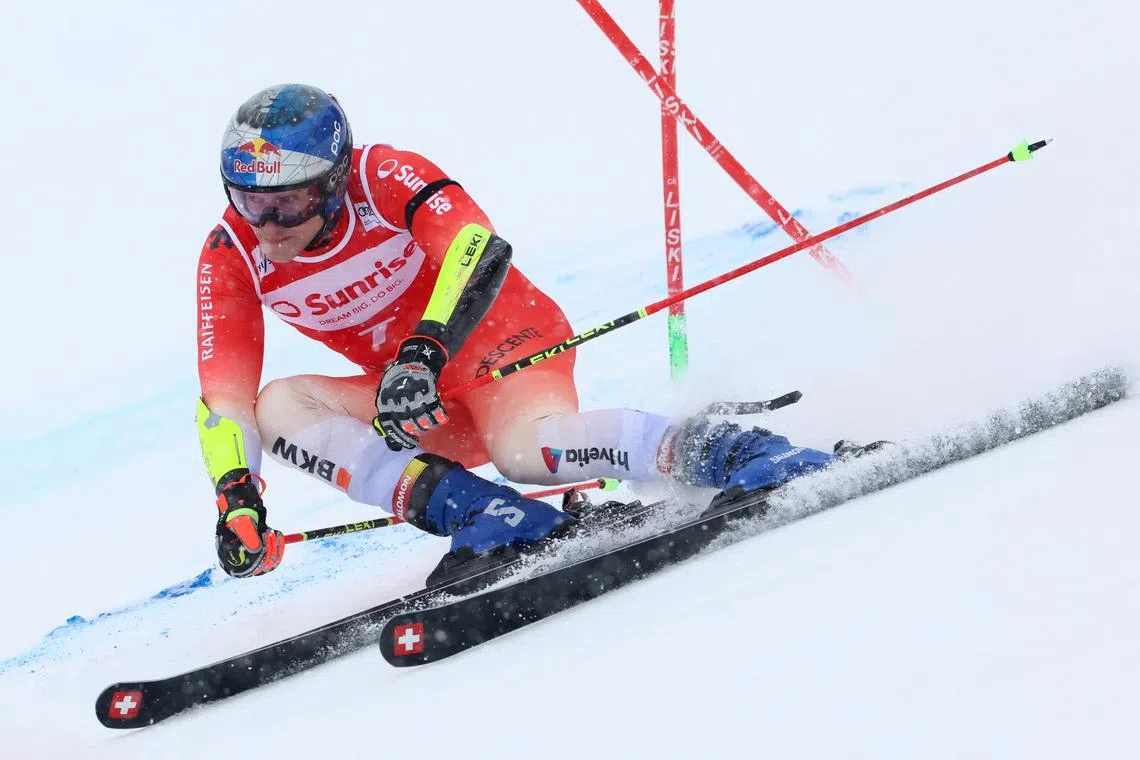Alpine Skiing - FIS Alpine Ski World Cup - Men's Giant Slalom - Adelboden, Switzerland - January 10, 2026 Switzerland's Marco Odermatt in action during the first run REUTERS/Christian Hartmann