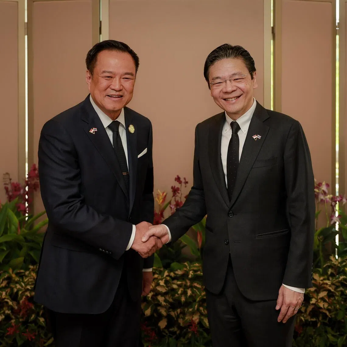 Prime Minister Lawrence Wong (right) meeting his Thai counterpart Anutin Charnvirakul in Singapore in November 2025.