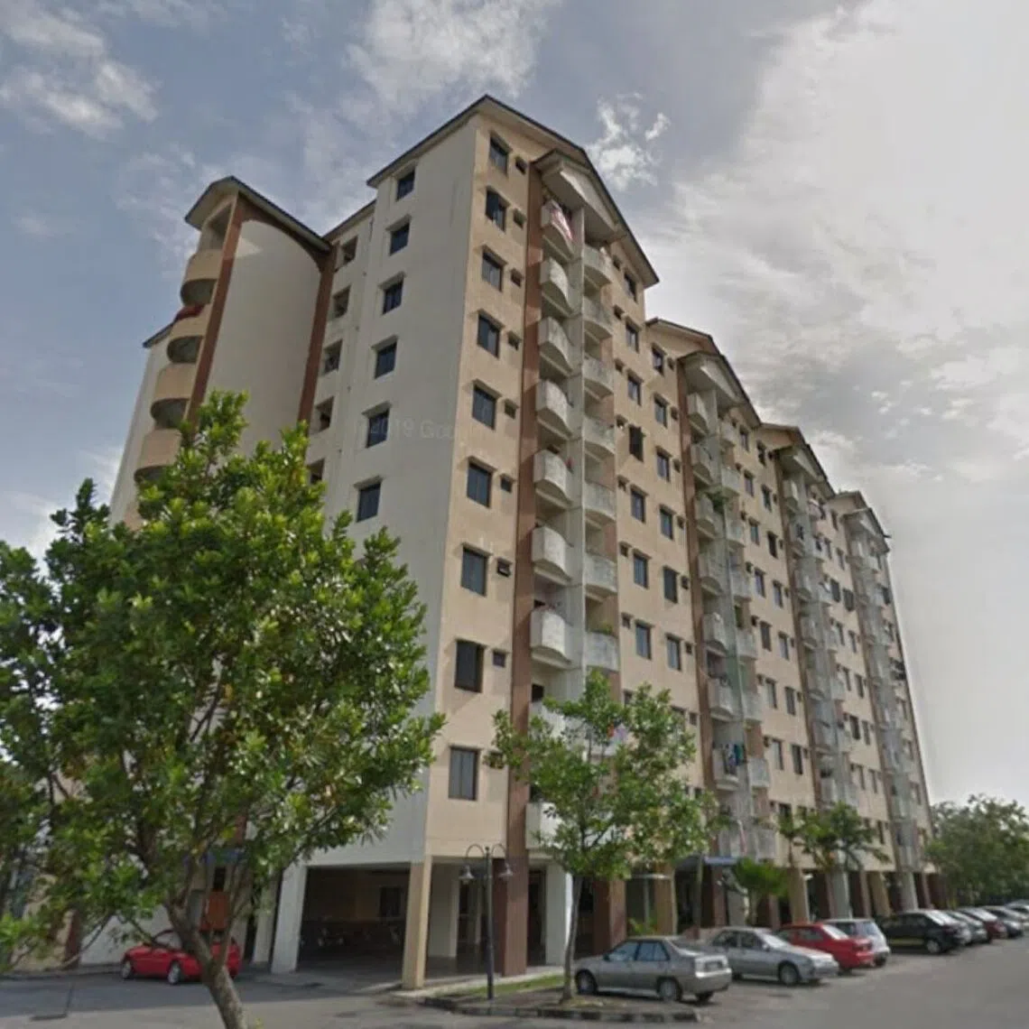 A cleaner had discovered the body at Ampang Jajar Flats in Permatang Pauh.