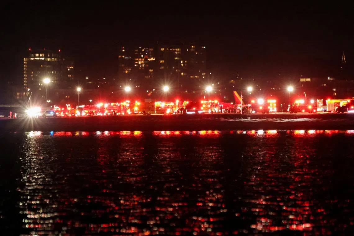 Many feared dead after American Airlines jet, helicopter collide and crash into Washington river