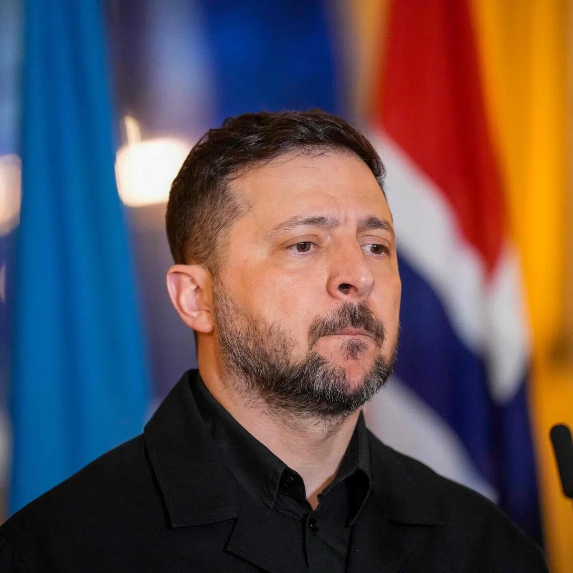 Ukrainian President Volodymyr Zelensky said the issue of deliveries of US arms to Ukraine has become “a big problem”. 