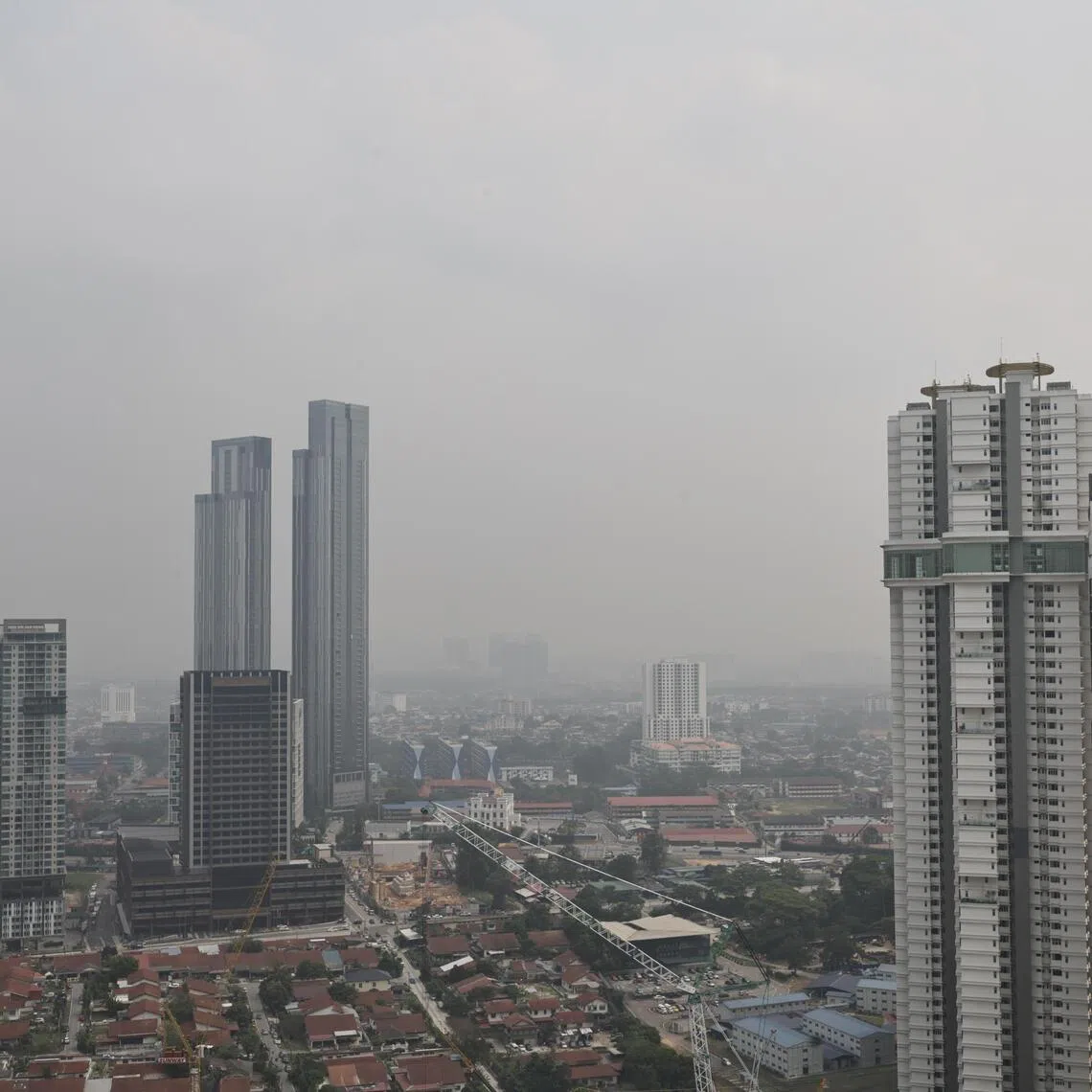 Hazy conditions in Johor Bahru on Oct 8. The Air Pollutant Index readings remained between 170 and 180, with no significant change.