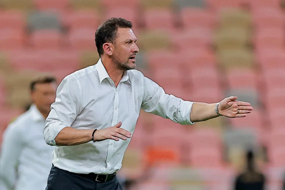 Soccer Football - World Cup - AFC Qualifiers - Group C - Saudi Arabia v Australia - King Abdullah Sports City Stadium, Jeddah, Saudi Arabia - June 10, 2025 Australia coach Tony Popovic reacts REUTERS/Stringer