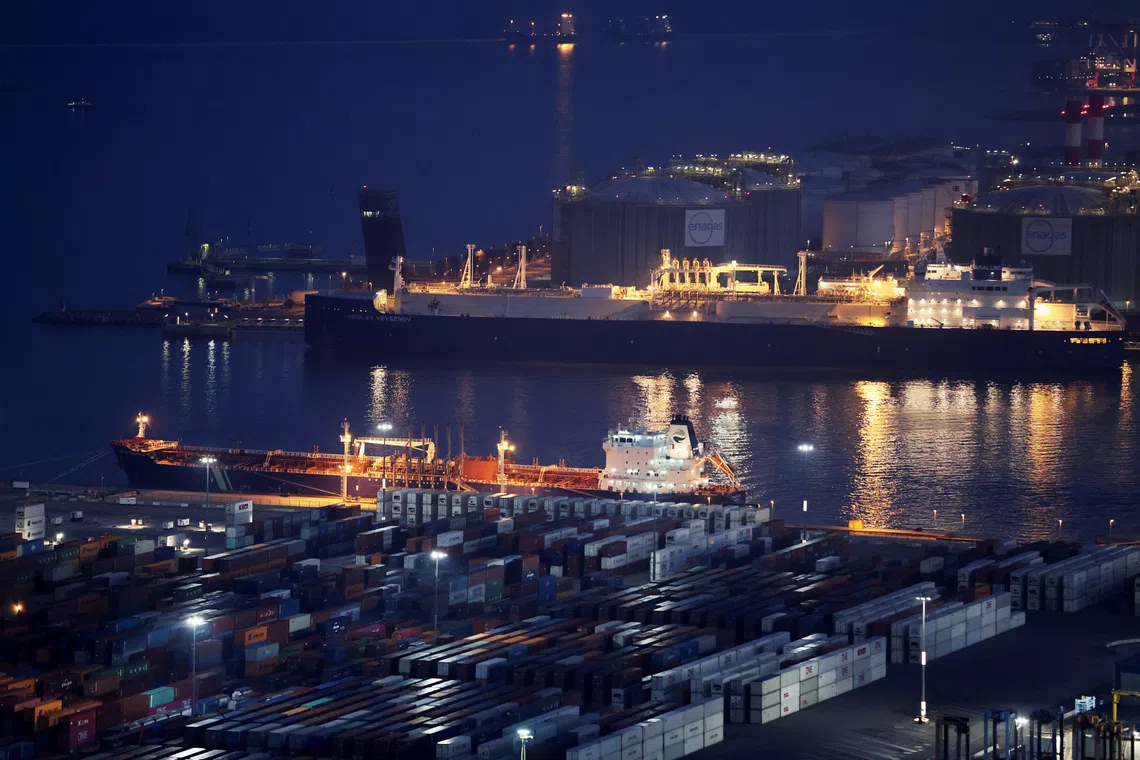 A ship carrying Russian liquefied natural gas (LNG), is seen next to the terminal of Spanish gas grid operator Enagas ENAG.MC at the port of Barcelona, Spain, June 4, 2022. REUTERS/Nacho Doce/File Photo