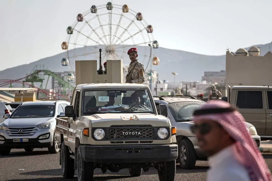 Saudi-backed Yemeni forces in the city of Mukalla in Yemen's coastal southern Hadramawt province, on Jan 19. 
