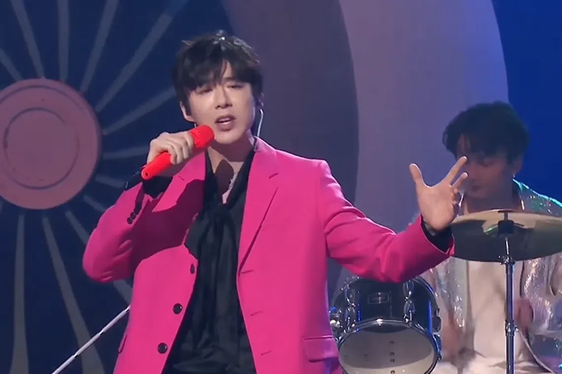 Chinese singer Liu Yuning performed the song Go Beyond during the Hunan TV Spring Festival Gala 2023 on Jan 15.