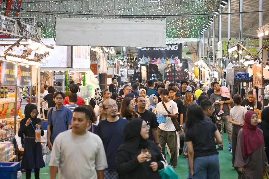 As large crowds are expected in Geylang Serai during the festive period, people are reminded to be vigilant and to safeguard their belongings.