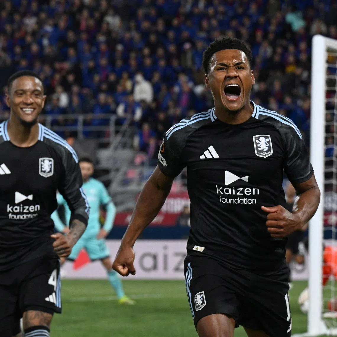 Soccer Football - UEFA Europa League - Quarter Final - First Leg - Bologna v Aston Villa - Stadio Renato Dall'Ara, Bologna, Italy - April 9, 2026 Aston Villa's Ollie Watkins celebrates scoring their third goal REUTERS/Jennifer Lorenzini