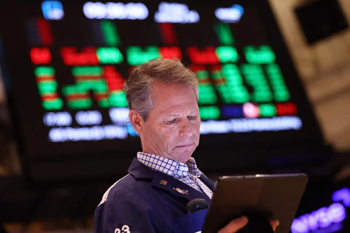 NEW YORK, NEW YORK - JANUARY 24: Traders work on the floor of the New York Stock Exchange during morning trading on January 24, 2025 in New York City. Stocks opened mixed a day after the S&P hit a new record high following President Donald Trump’s call to lower interest rates and crude prices.   Michael M. Santiago/Getty Images/AFP (Photo by Michael M. Santiago / GETTY IMAGES NORTH AMERICA / Getty Images via AFP)