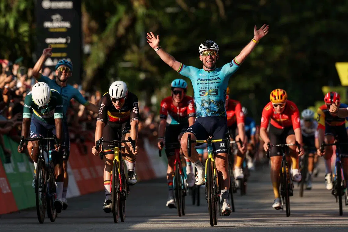 ST20241110_202422000396/mtcycle10/Brian Teo/Melvyn Teoh/Sir Mark Cavendish, 39, Team Astana Qazaqstan cyclist, celebrating after winning the Pro Criterium on the final day of the Tour de France Prudential Singapore Criterium at Connaught Dr on Nov 10, 2024. Sir Cavendish announced on Nov 9 that he will be retiring after the Tour de France Prudential Singapore Criterium. ST PHOTO: BRIAN TEO