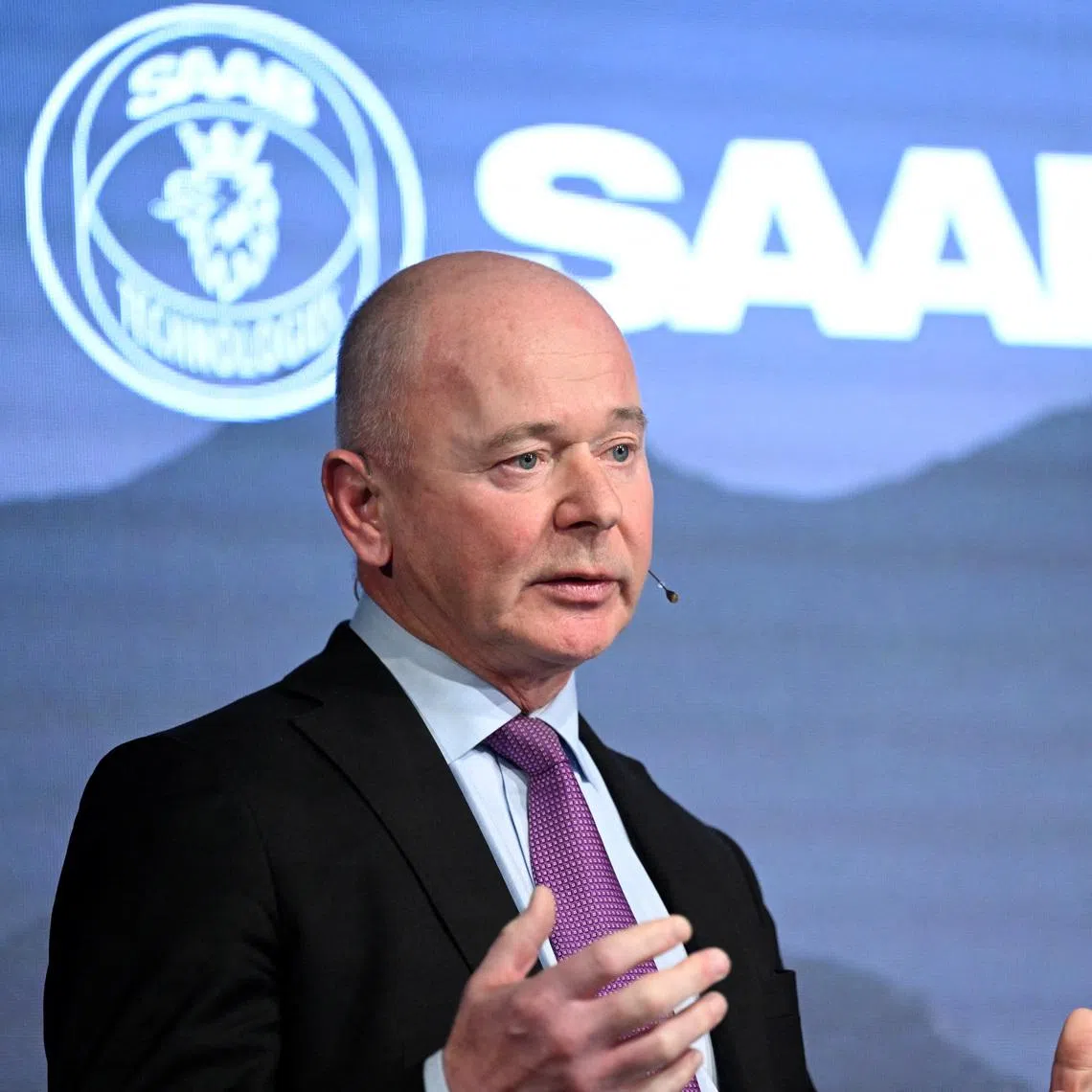 Ukraine has underscored the need to adapt tactically and technologically at speed, with decentralised decision-making and close partnership between end users and the industry, says Saab CEO Micael Johansson.