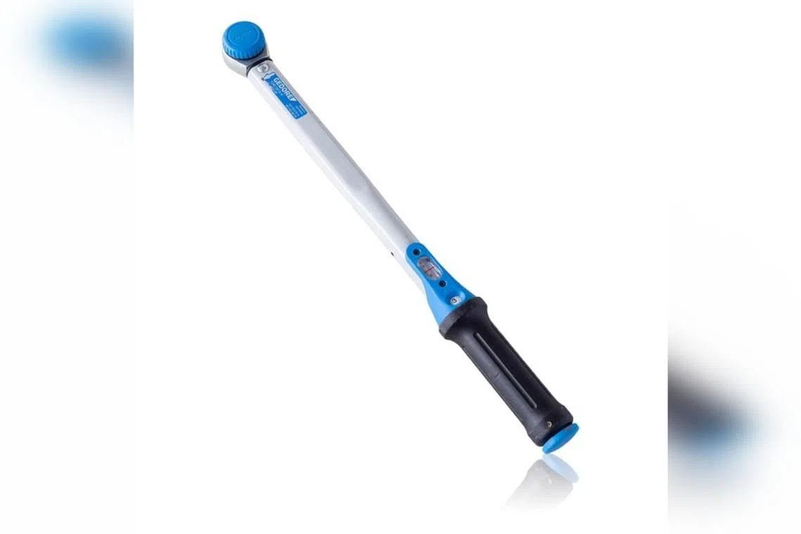 Motor mechanics use a torque wrench to ensure that the bolts are tightened to the right level. 