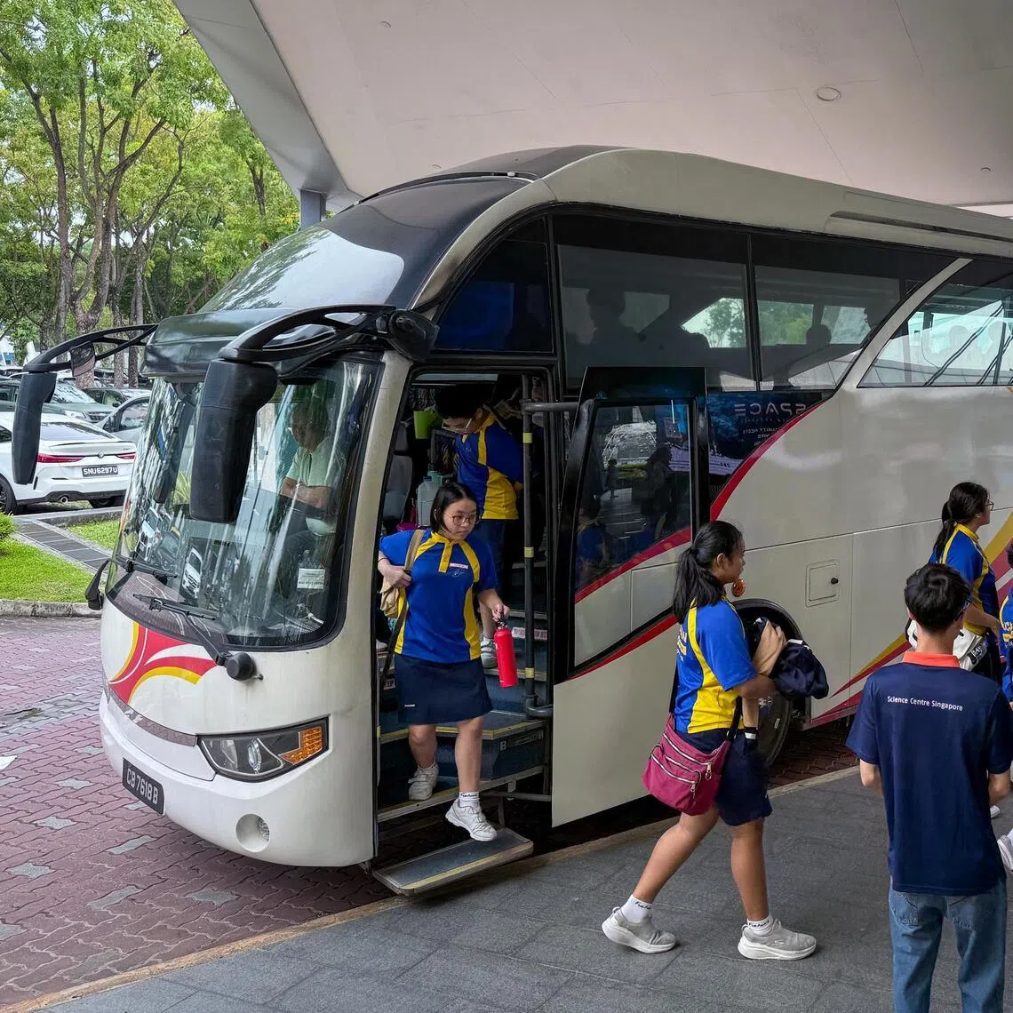 A bus dropping students off at the Science Centre Singapore on Apr 9, 2026. ST PHOTO: JASON QUAH