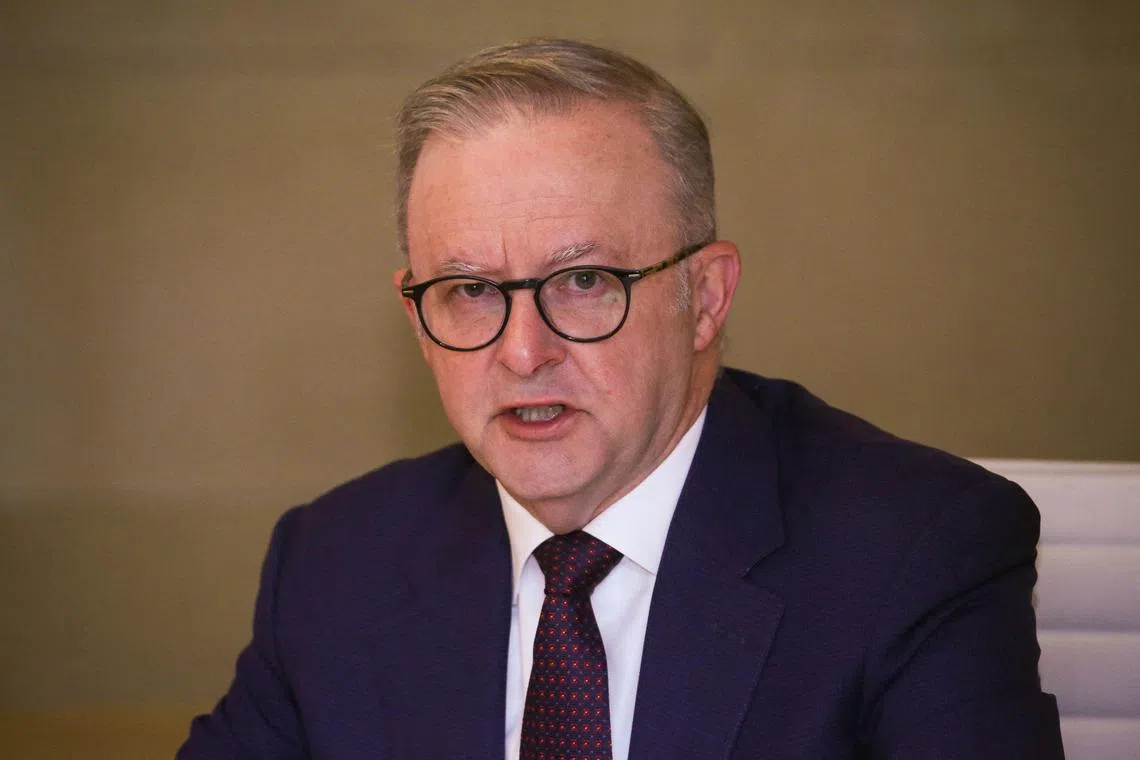 Mr Albanese’s net satisfaction has also dropped to -7, down from a net rating of 0. 