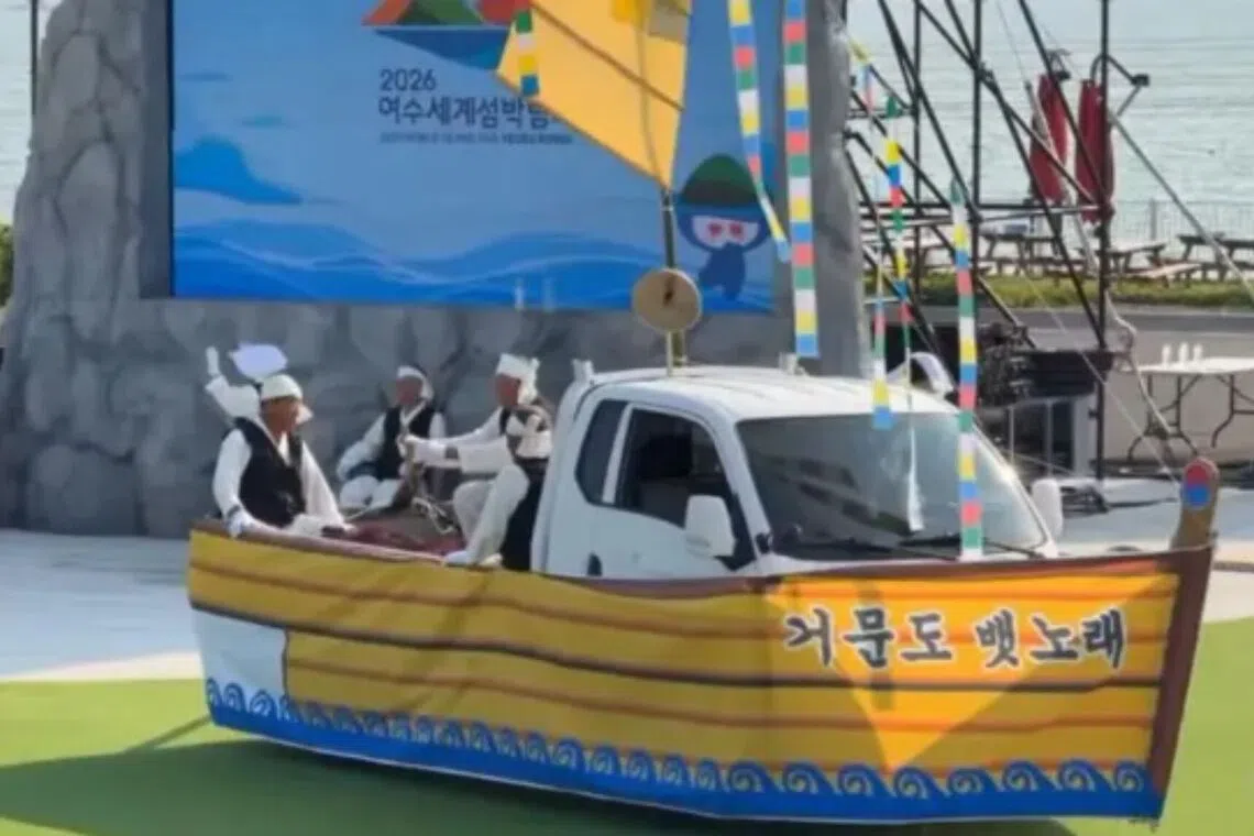 South Korea’s $64m island-themed expo in Yeosu draws flak over performance, food