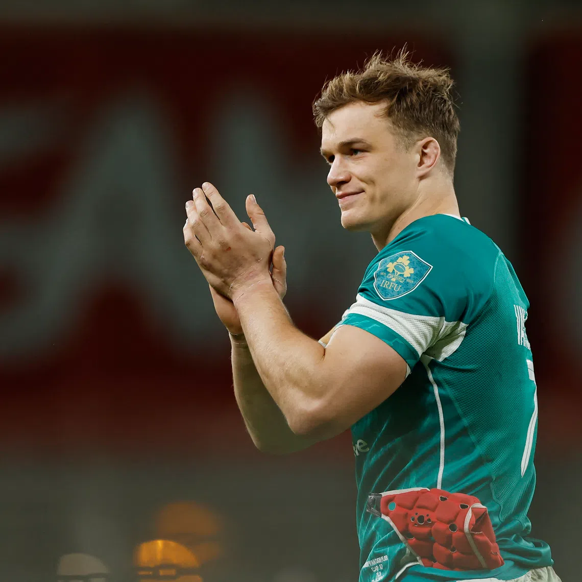Rugby Union - Autumn Internationals - Ireland v Fiji - Aviva Stadium, Dublin, Ireland - November 23, 2024 Ireland's Josh van der Flier applauds fans after the match REUTERS/Clodagh Kilcoyne