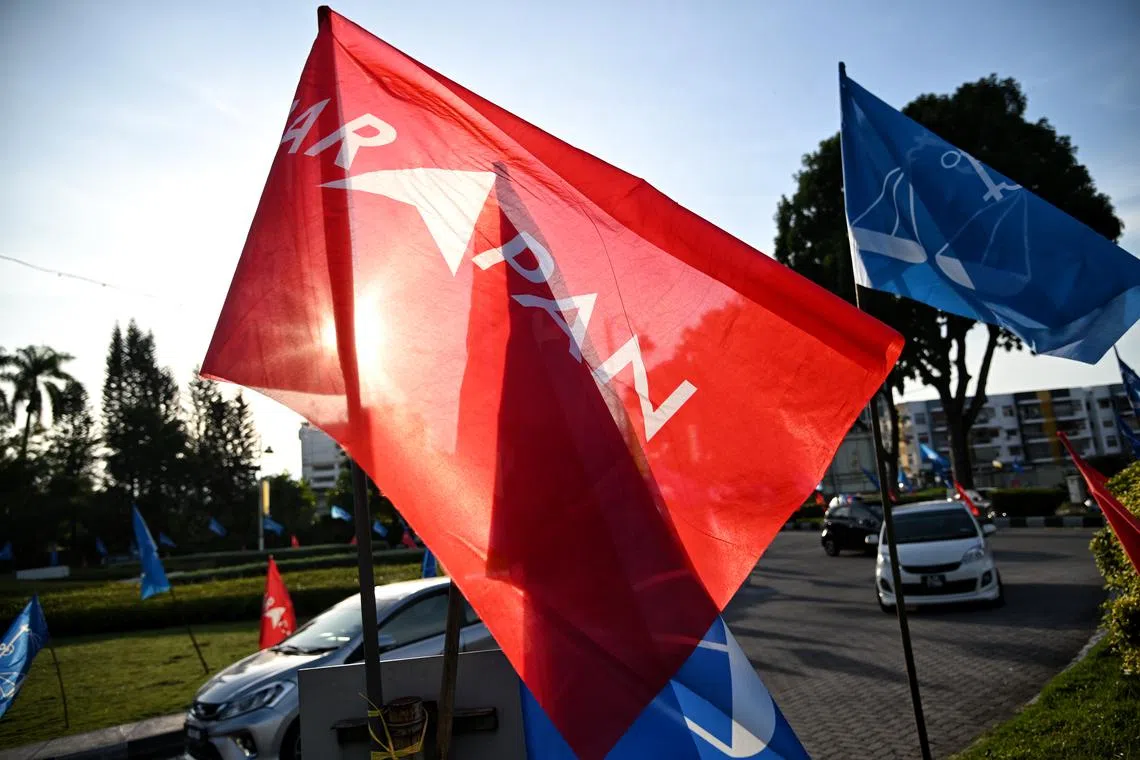 Pakatan Harapan leader Anwar Ibrahim is also the preferred choice of Prime Minister candidate, according to the poll.
