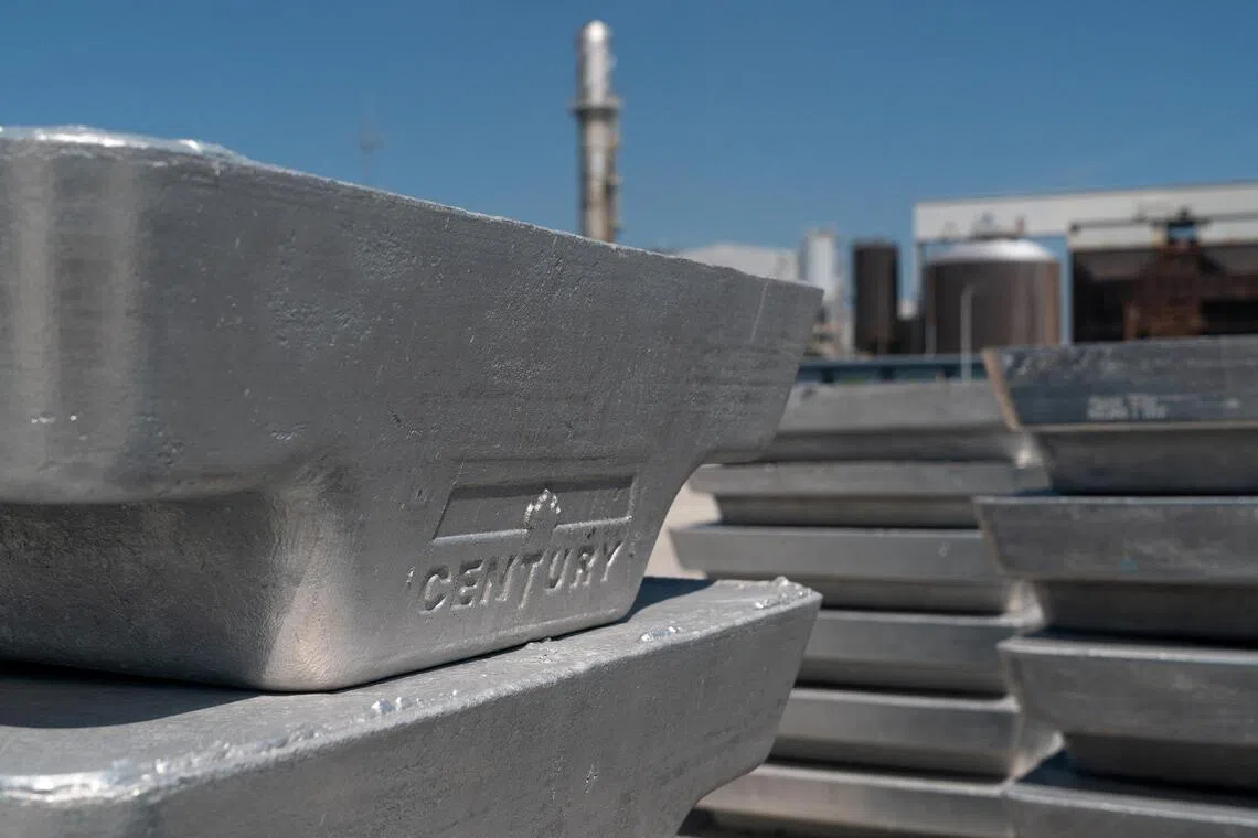 Overseas orders for aluminum products used in cars and packaging should see a noticeable increase in April, according to analysts.