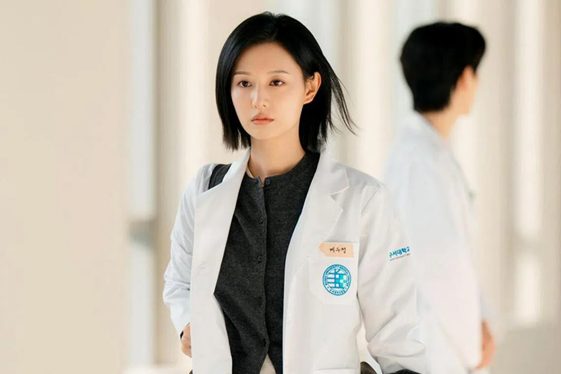 Kim Ji-won in Doctor X: Mafia In White.
