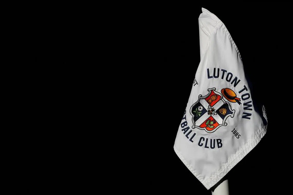FILE PHOTO: Soccer Football - Championship - Luton Town v Cardiff City - Kenilworth Road, Luton, Britain - February 8, 2020   General view of a corner flag inside the stadium before the match    Action Images/Paul Childs/File Photo
