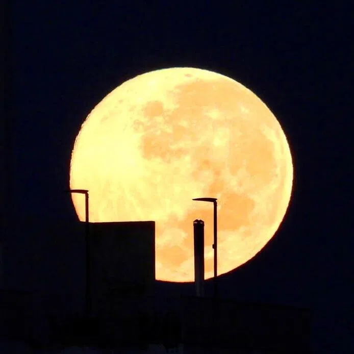 An image of the setting Cold Moon shot at Woodlands MRT station at 6.30am on Dec 5.