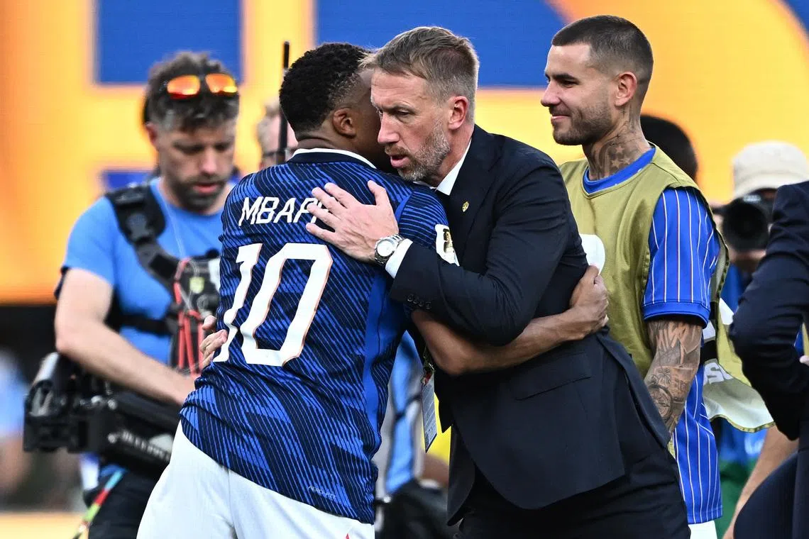 Soccer Football - FIFA World Cup 2026 - Round of 32 - France v Sweden - New York New Jersey Stadium, East Rutherford, New Jersey, U.S. - June 30, 2026 France's Kylian Mbappe and Sweden coach Graham Potter after the match REUTERS/Dylan Martinez
