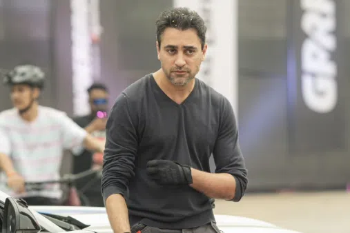 Actor Imran Khan was given until Oct 28 to leave the country, the Times of India newspaper said.