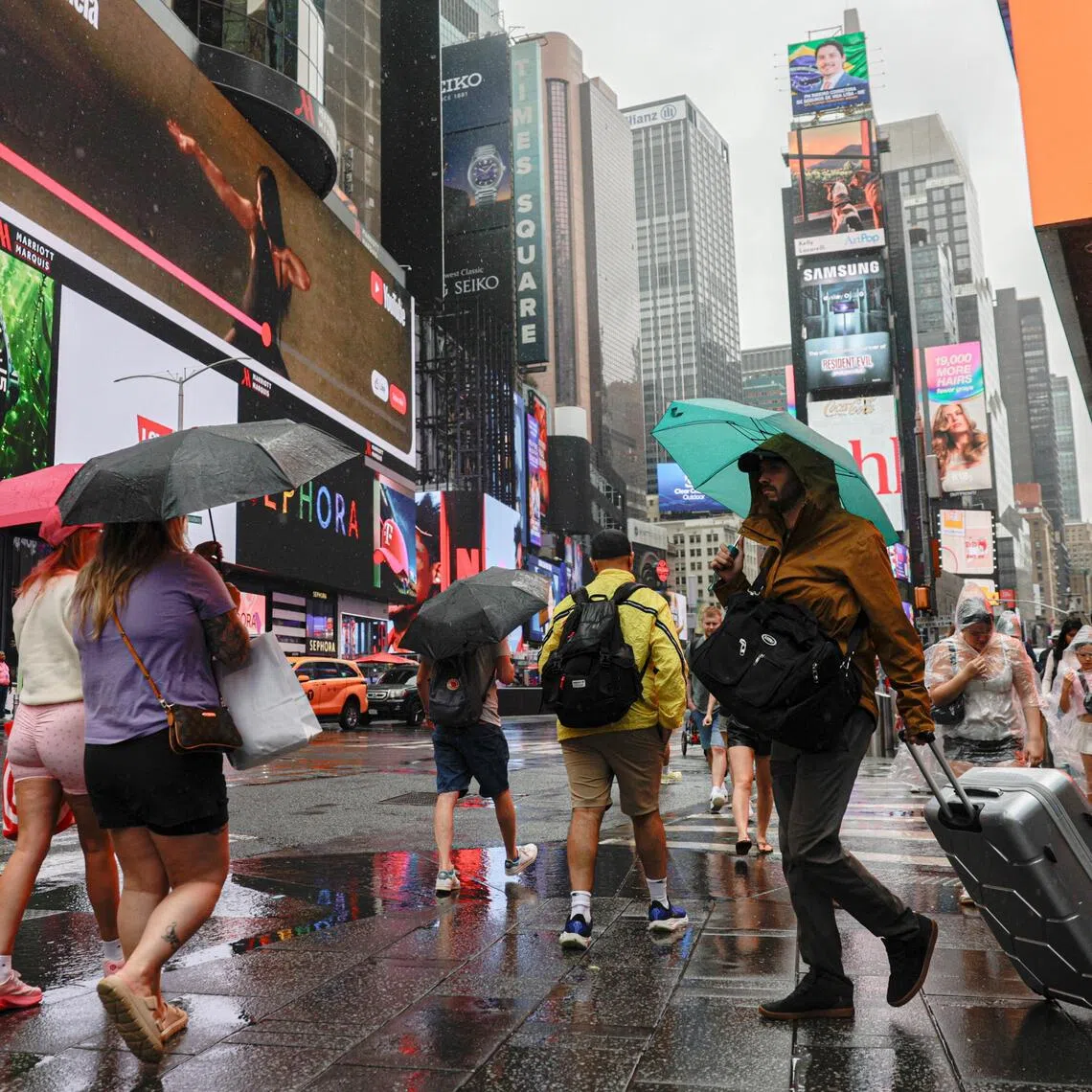 The temporary breakdown of the system led to the failure of nearly 1,700 calls – about a third of the total made to a centre in the Bronx – to reach emergency operators.