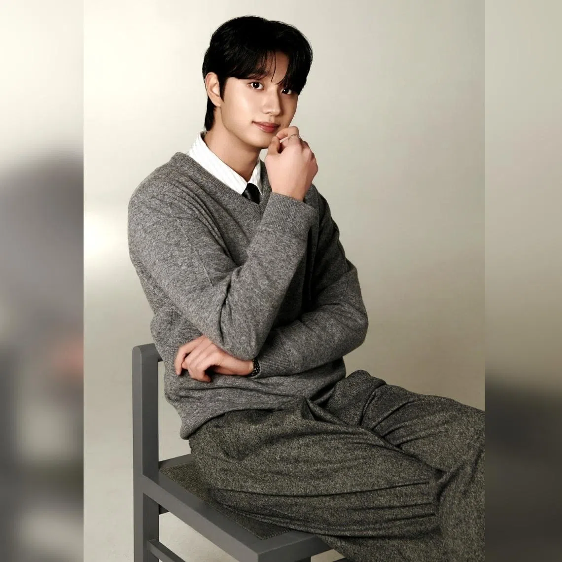 Kim Jae-won stars in Yumi's Cells 3 as the love interest of the protagonist played by South Korean actress Kim Go-eun. 