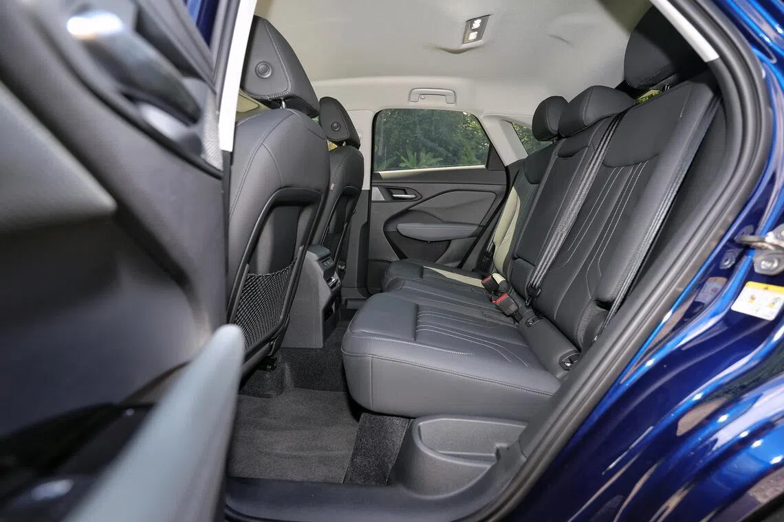 Prominent transmission tunnel in the middle means the Q3’s second row is best for two.