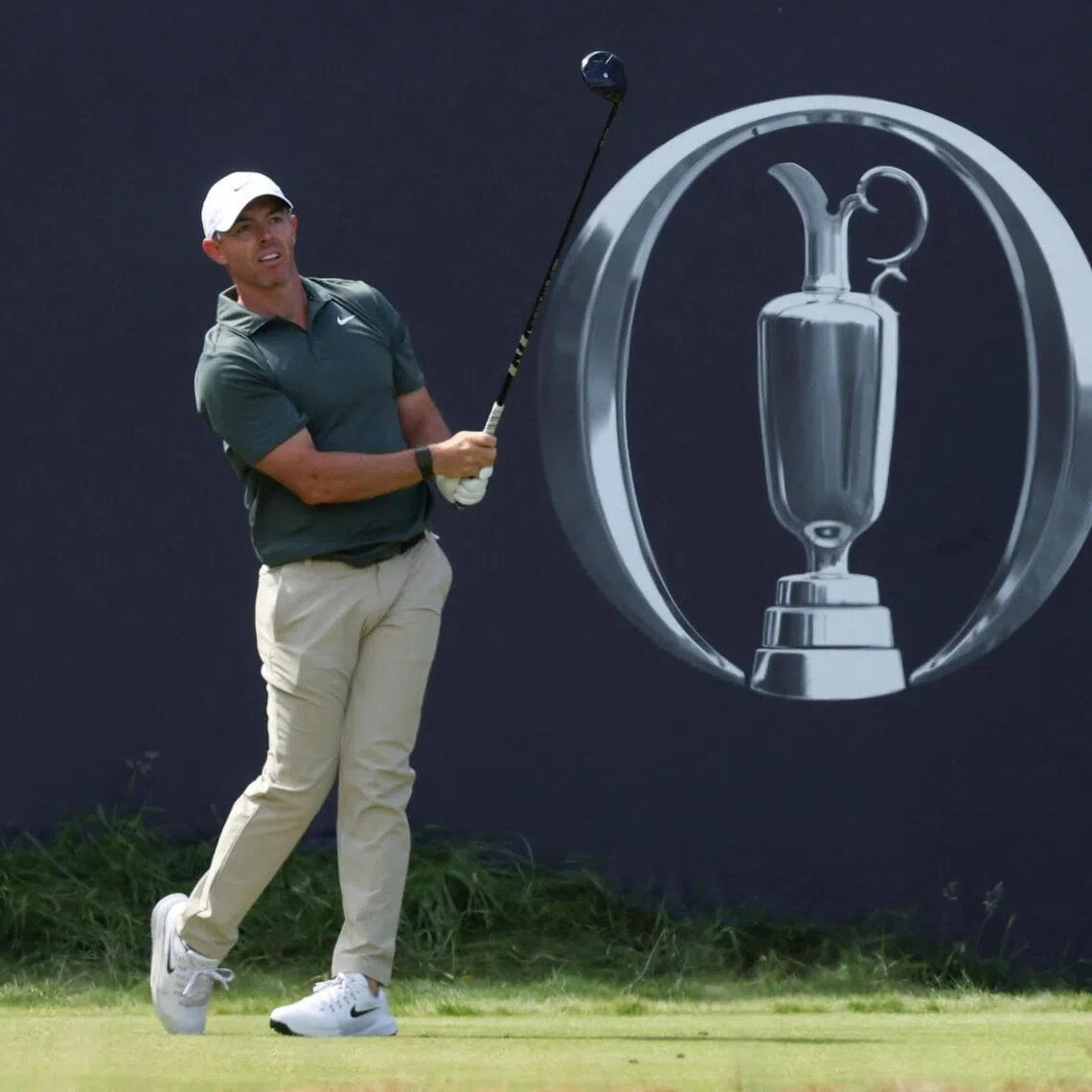 Northern Ireland’s Rory McIlroy watches his tee shot on the 1st hole during the final round of the British Open on July 19.