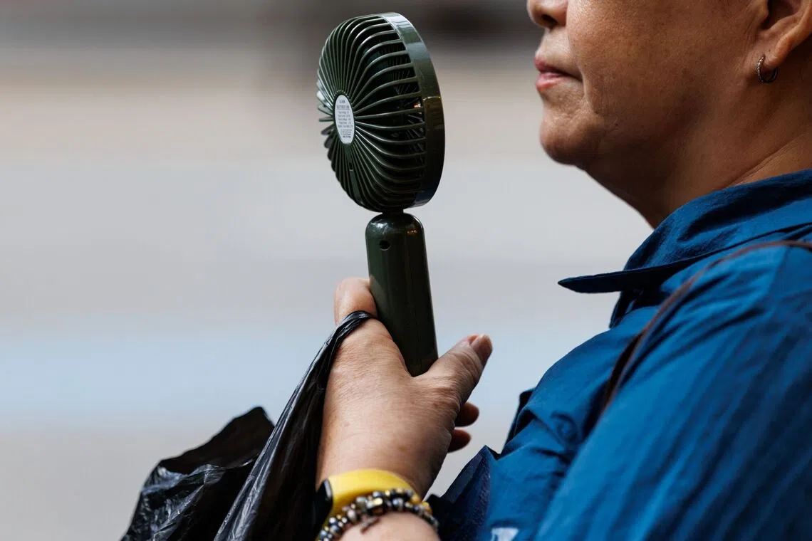 Longer lunches, more breaks as South Korea’s workplaces battle heat