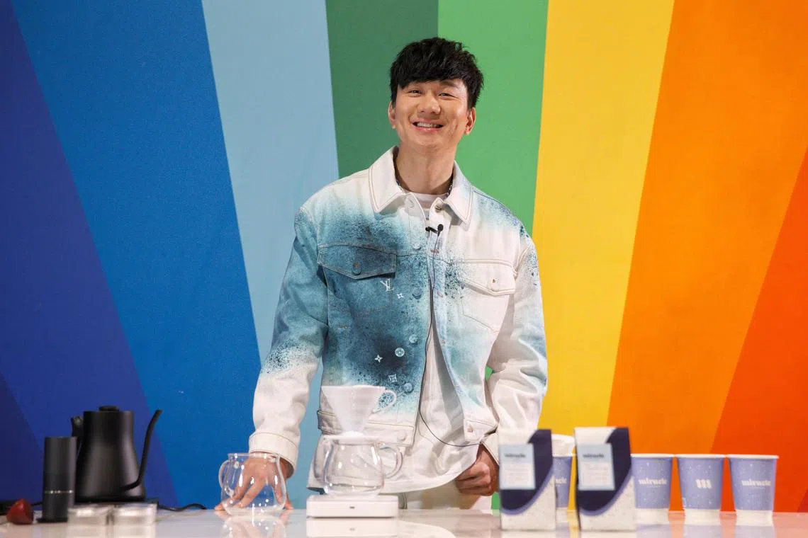 Singer JJ Lin reportedly lost money investing in virtual property.