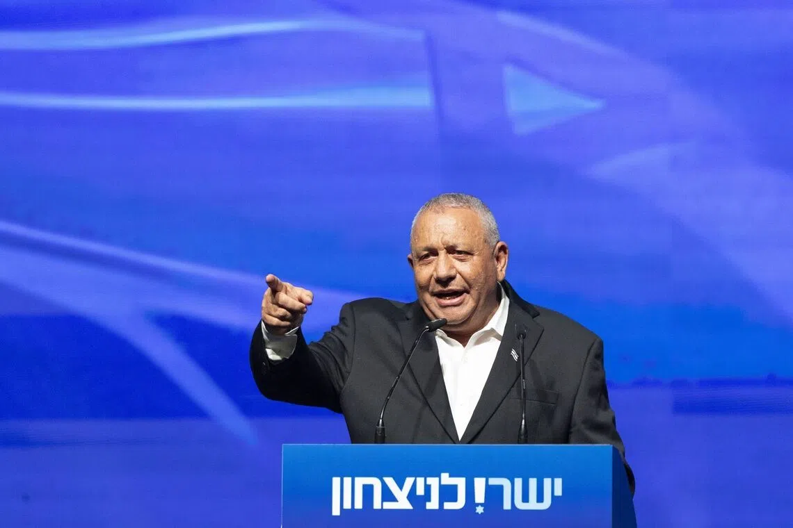 Gadi Eisenkot, leader of Yashar, speaks during his final election campaign rally in Tel Aviv on Oct 25.