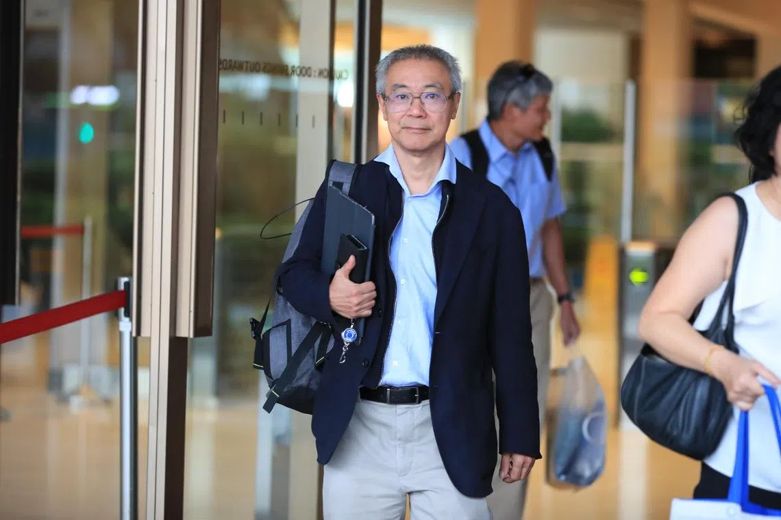 Dr Goh Seng Heng leaving the Supreme Court on 30 October 2018. The owner of PPP Laser Clinic chain Dr Goh Seng Heng and his daughter Michelle Goh are being sued by China businesswoman Ms Wang Xiaopu for misrepresentation and breach of contract. Dr Goh has filed a counter-suit against Madam Wang.