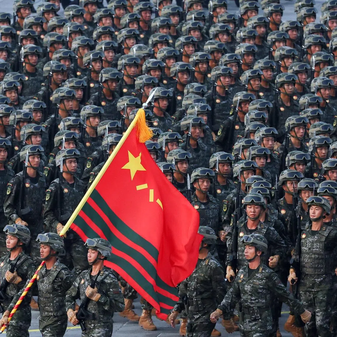 epa12347479 Chinese servicemen march in formation before a military parade marking the 80th anniversary of victory in the Chinese People's War of Resistance against Japanese Aggression and the end of World War Two, in Beijing, China, 03 September 2025.  EPA/ALEXANDER KAZAKOV/SPUTNIK/KREMLIN POOL MANDATORY CREDIT