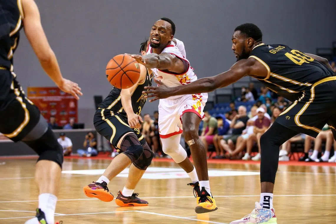 ST20230102_202377242960/Feline Lim/lcbas02

Kentrell Barkley from Singapore Slingers in action players from NS Matrix Malaysia, during the ASEAN Basketball League photographed in Singapore at the OCBC Arena on 2 Jan 2023.
