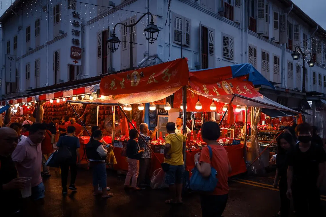 As offices will be closing earlY for the festivities, SBS Transit and Tower Transit will bring forward evening trips of selected bus services and peak period shuttle services. 