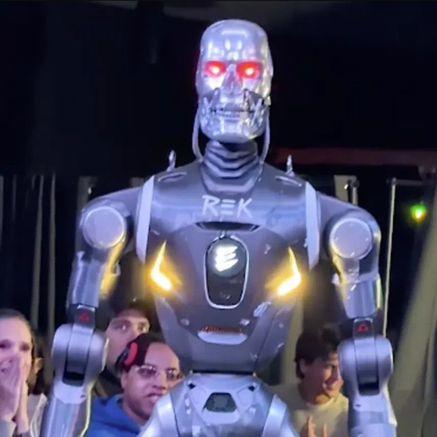 Robotics startup REK organised on Sept 18 a cage match featuring influencer Frankie LaPenna and its Terminator-esque robot Rekbot.
