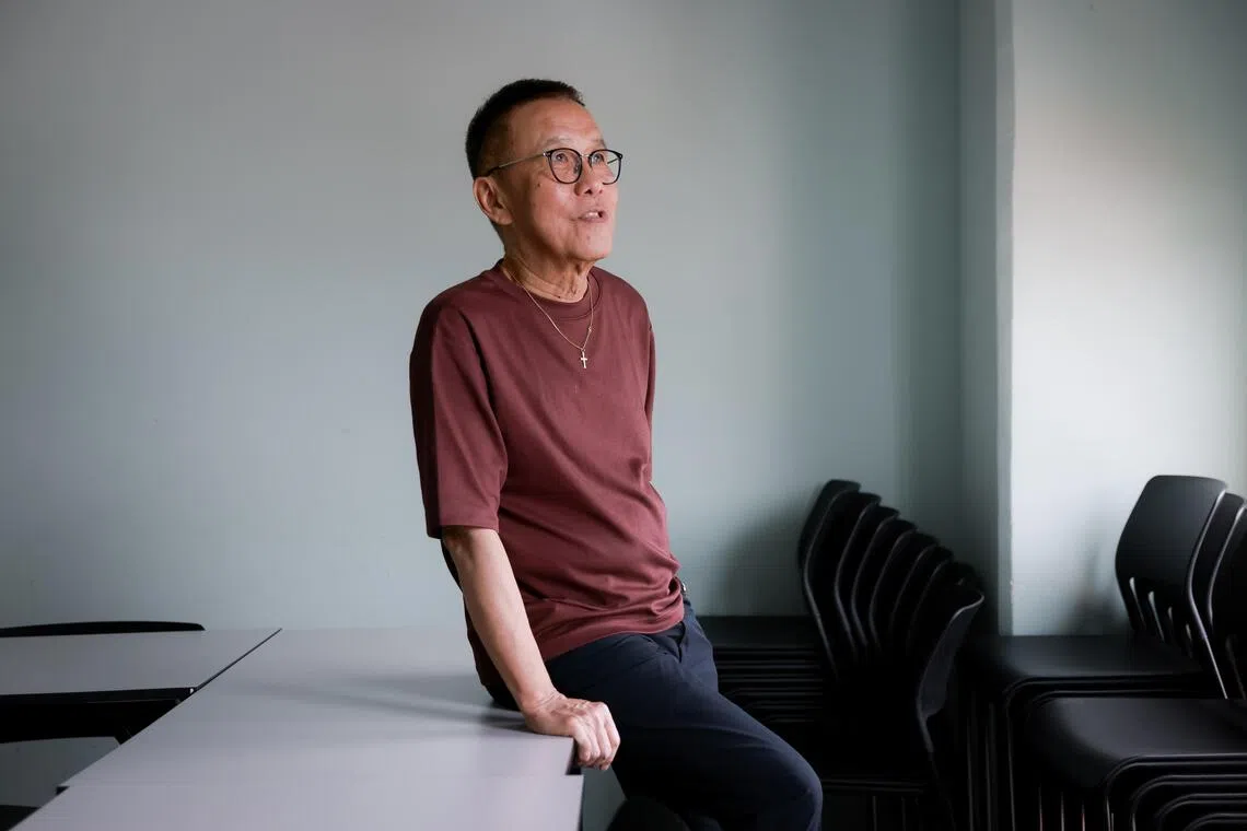 Pastor Billy Lee assists foreign domestic workers in negotiating with creditors.