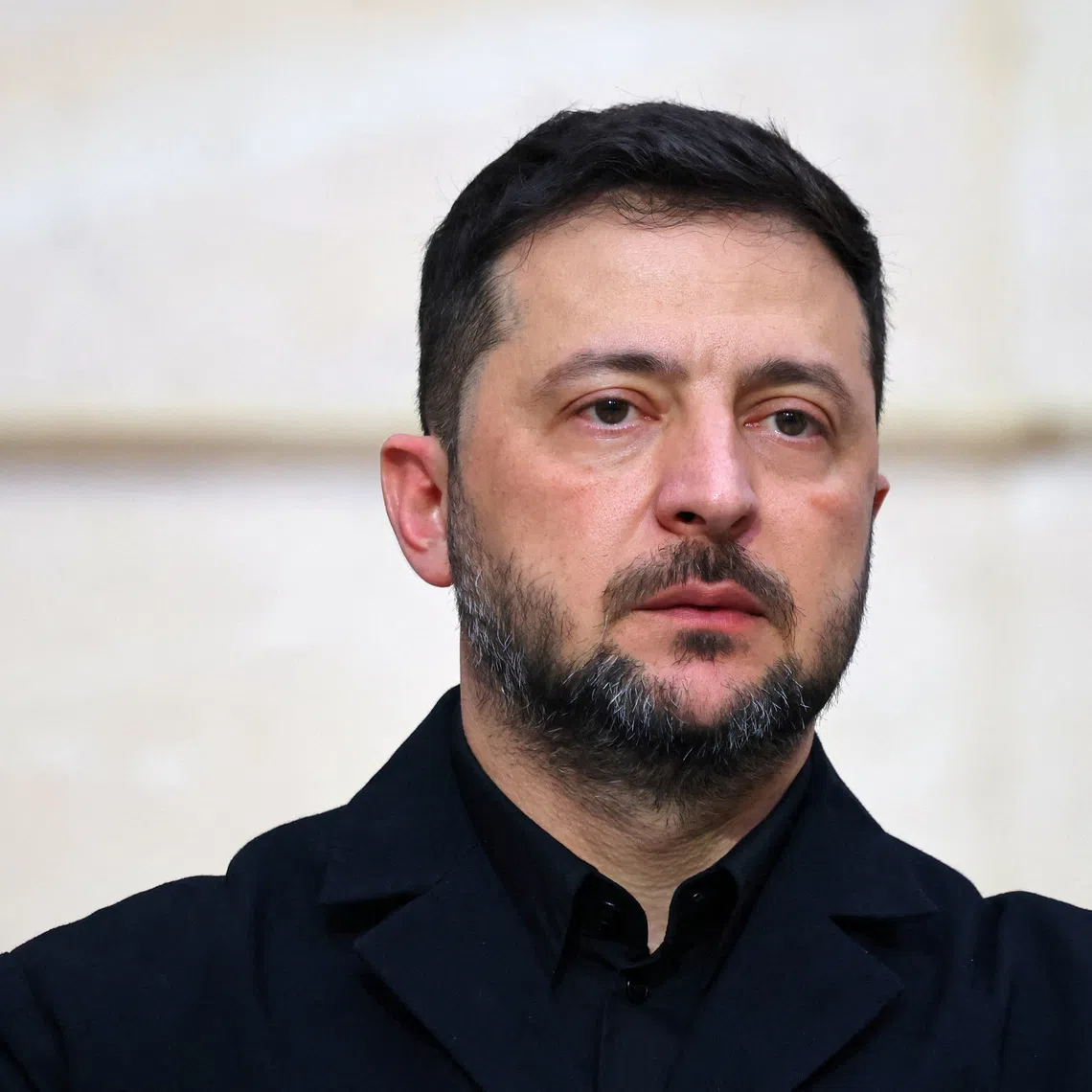 Ukrainian President Volodymyr Zelenskiy attends a joint press conference with French President Emmanuel Macron (not seen) at the Elysee Palace in Paris, France, November 17, 2025. REUTERS/Sarah Meyssonnier/Pool