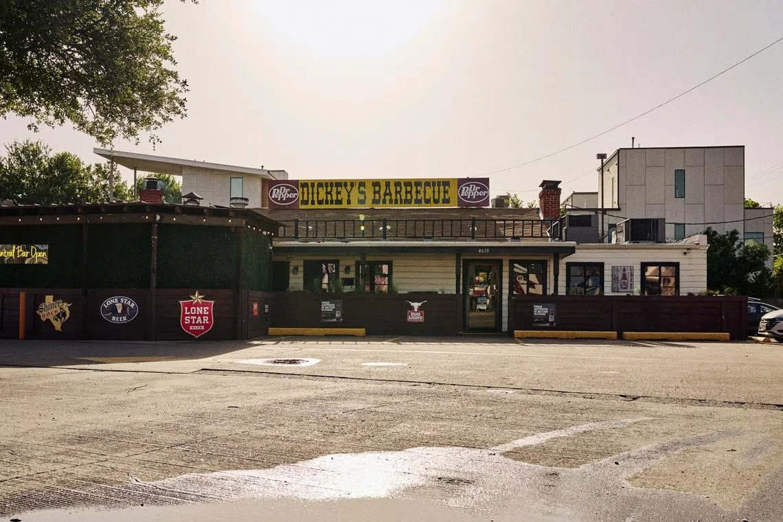 EDS.: RETRANSMISSION TO CORRECT MISSPELLING OF RESTAURANT NAME — Dickey's Barbecue in Dallas, Texas, on May 21, 2025. Dickey’s, the world’s largest barbecue chain, has a history of deception and broken promises, according to dozens of its franchise owners. (Jonathan Zizzo/The New York Times)