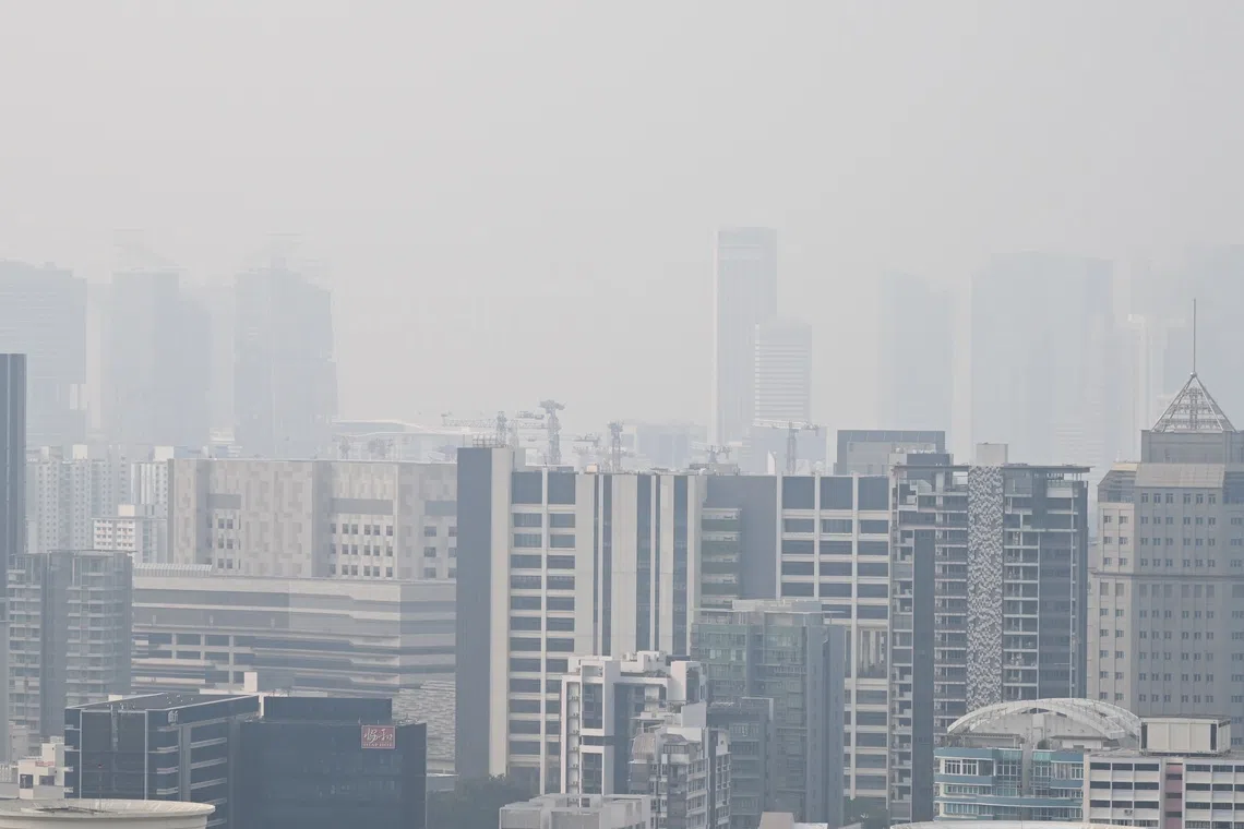 ST20260904_202676400765 Kua Chee Siong/ rypsi/ The haze condition as seen from Toa Payoh Lorong 1, toward the Thomson Road area at 9am. 24 hr PSI reading is 104. ST PHOTO: KUA CHEE SIONG