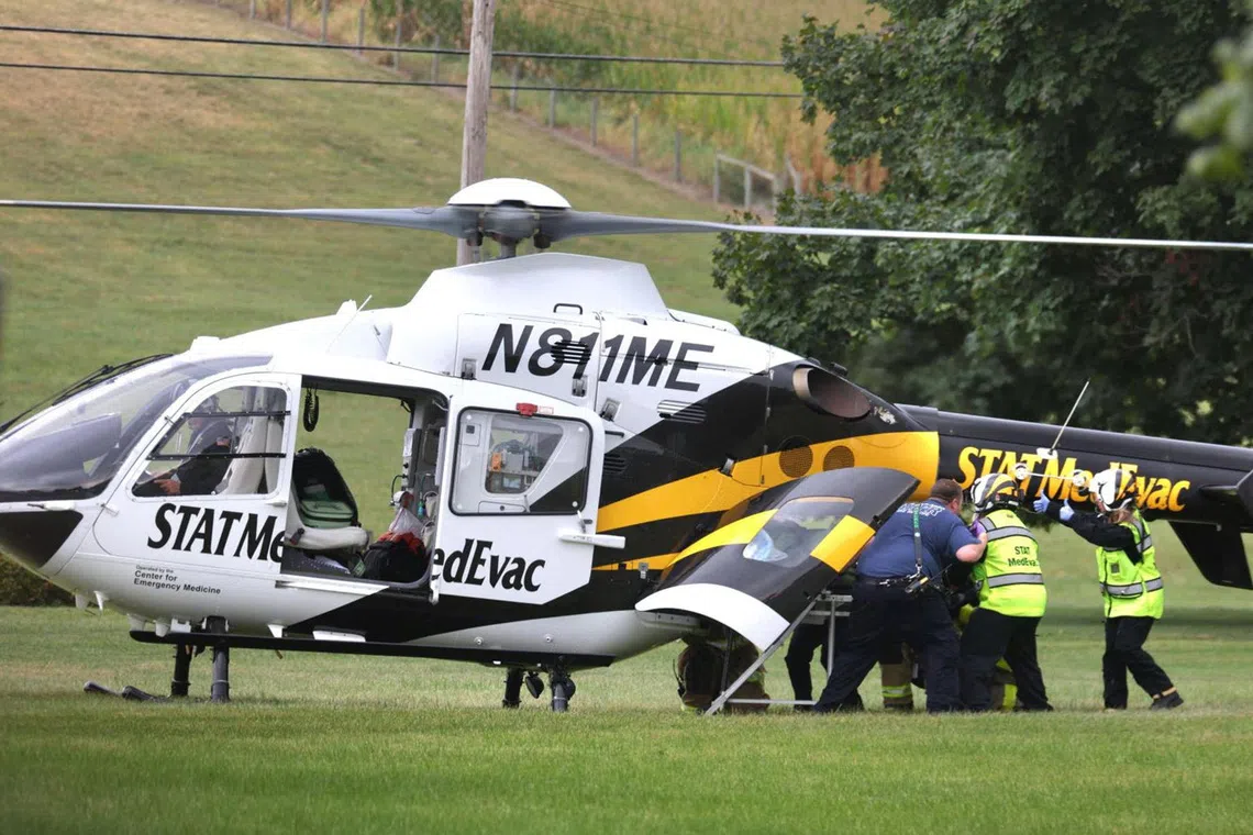 A police officer is loaded into a Medevac helicopter after a shooting incident in York County's North Codorus Township, Pennsylvania, U.S. September 17, 2025.  Paul Kuehnel/USA Today Network via REUTERS.