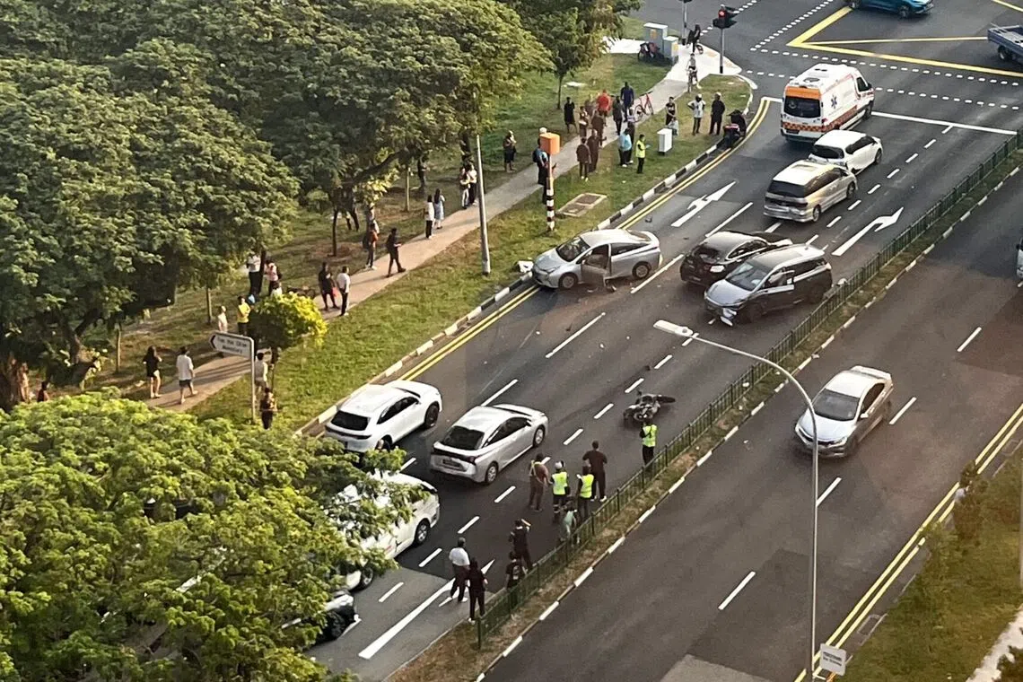 Driver taken to hospital following accident in Geylang involving 5 cars, motorcycle