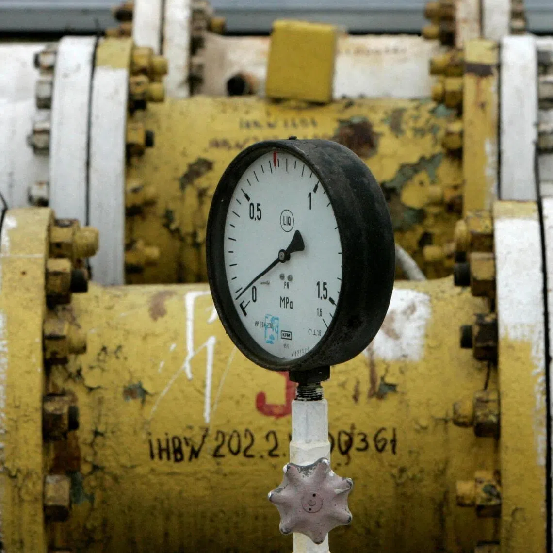 A meter showing near zero-level pressure in the Druzhba pipeline from Russia to Europe in Brody, Ukraine, on Jan 10.
