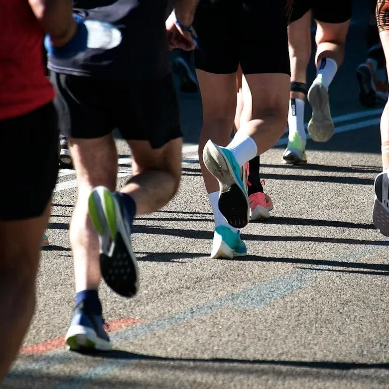 A guide vehicle led the top three women runners astray with less than 3km to go at the US half marathon championship.