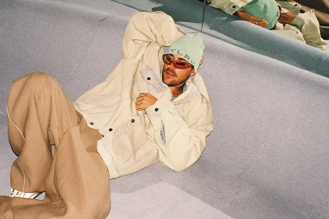 Justin Bieber reclining at the Skylrk pop-up store in Seongsu-dong, Seoul.