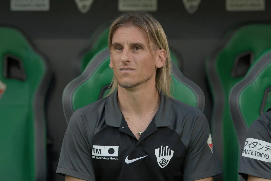 FILE PHOTO: Soccer Football - LaLiga - Elche v Atletico Madrid - Estadio Manuel Martinez Valero, Elche, Spain - May 14, 2023 Elche coach Sebastian Beccacece before the match REUTERS/Pablo Morano/File Photo