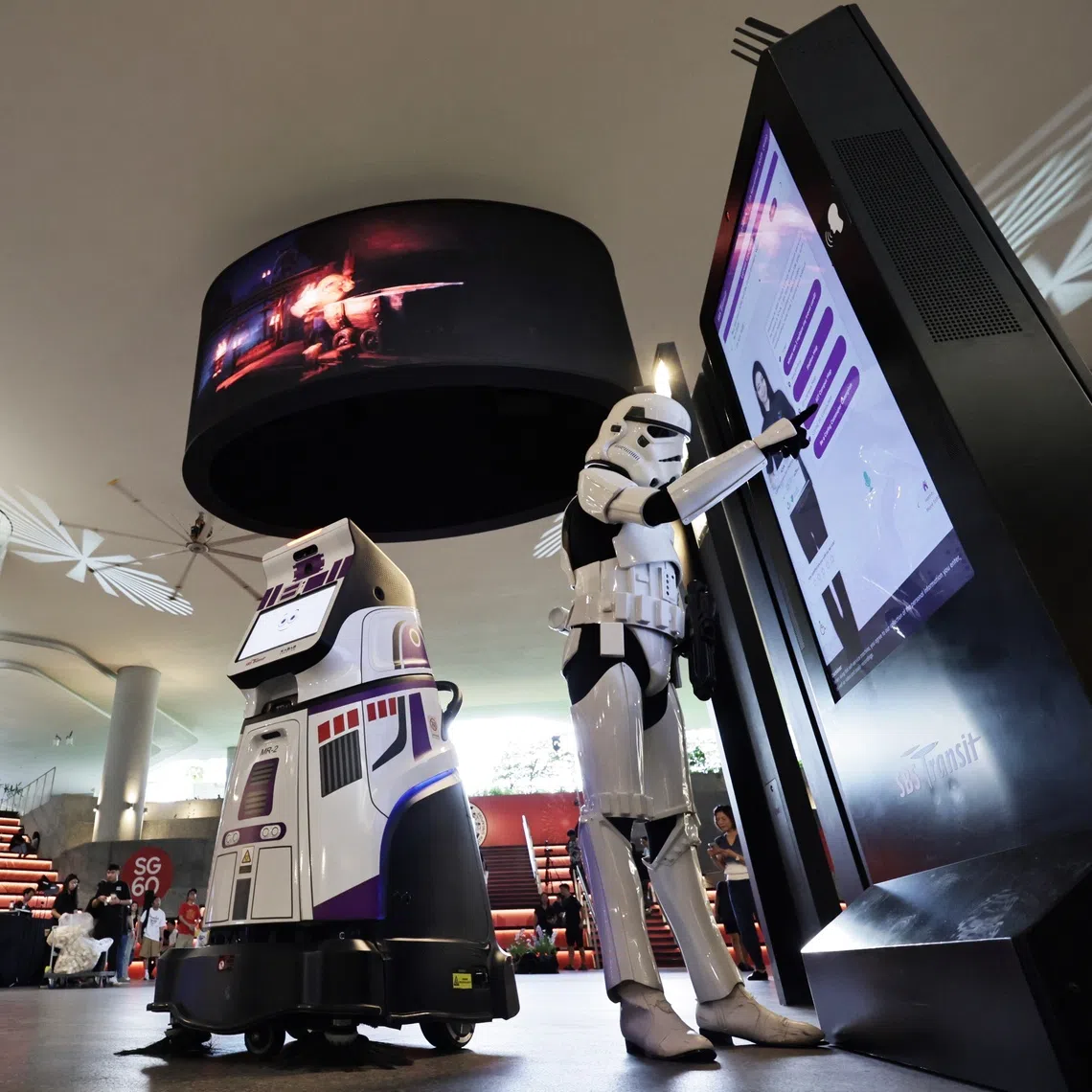 At the station’s amphitheatre is a 360-degree LED display, known as the Spectacular Screen, which can showcase 3D visuals.